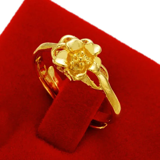 Vintage 18K Ring With Flower Design For Women Gift Box